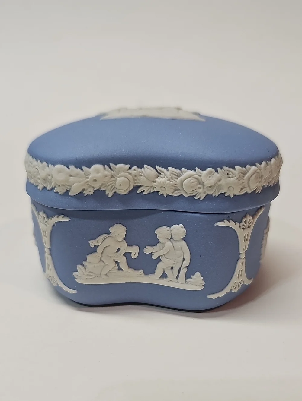 Wedgwood cream pale